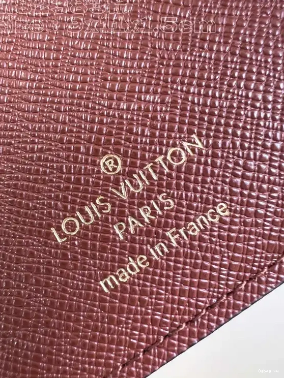 Lisa Louis Wallet Vuitton 0508